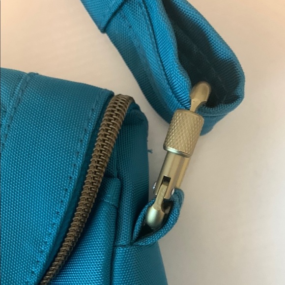 Travelon RFID Nylon Teal Blue Shoulder/ Crossbody Bag Travel Bag - Picture 9 of 10